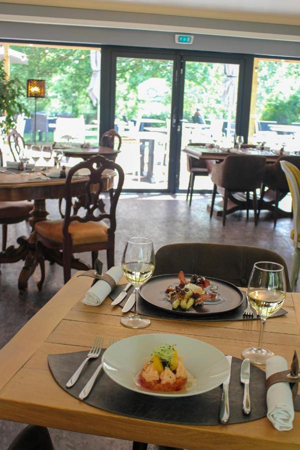 Hotel Moulin De *